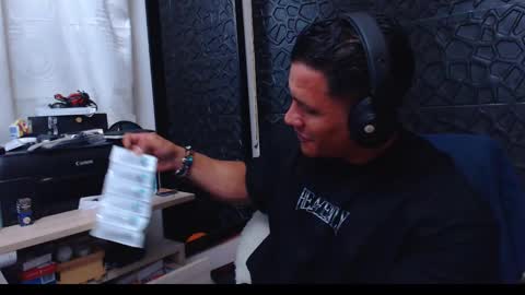 Snapshot of viktorherrera chatting on 01-27-25, 02:42 Viktor Herrera online show from 01-27-25, 02:42