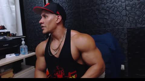 Snapshot of viktorherrera chatting on 01-31-25, 02:15 Viktor Herrera online show from 01-31-25, 02:15