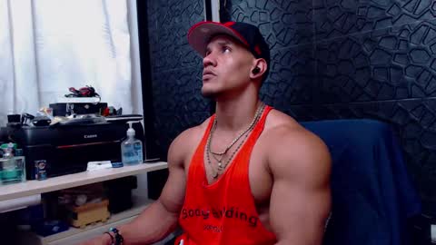 Snapshot of viktorherrera chatting on 02-05-25, 03:52 Viktor Herrera online show from 02-05-25, 03:52
