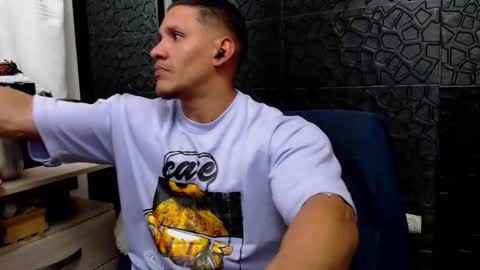 Snapshot of viktorherrera chatting on 02-19-25, 12:35 Viktor Herrera online show from 02-19-25, 12:35