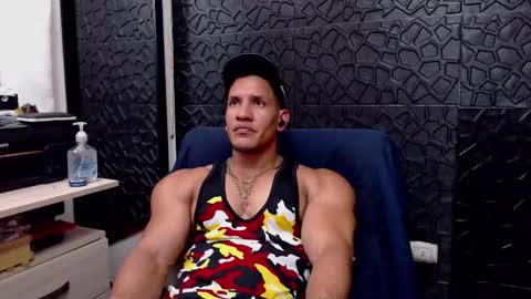 Snapshot of viktorherrera chatting on 02-20-25, 05:18 Viktor Herrera online show from 02-20-25, 05:18