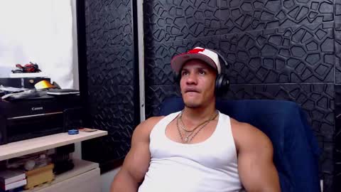 Snapshot of viktorherrera chatting on 02-24-25, 07:19 Viktor Herrera online show from 02-24-25, 07:19