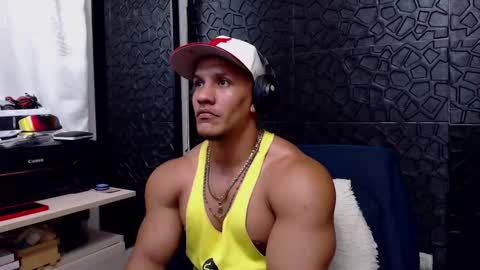 Snapshot of viktorherrera chatting on 02-25-25, 08:30 Viktor Herrera online show from 02-25-25, 08:30
