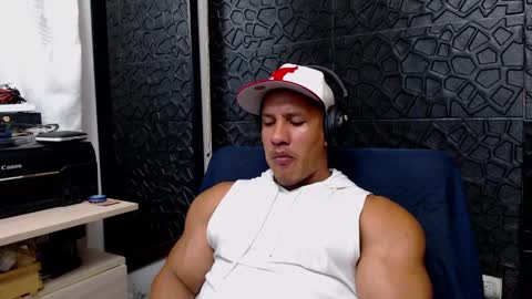 Snapshot of viktorherrera chatting on 02-28-25, 12:43 Viktor Herrera online show from 02-28-25, 12:43