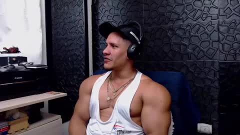 Snapshot of viktorherrera chatting on 03-04-25, 07:11 Viktor Herrera online show from 03-04-25, 07:11