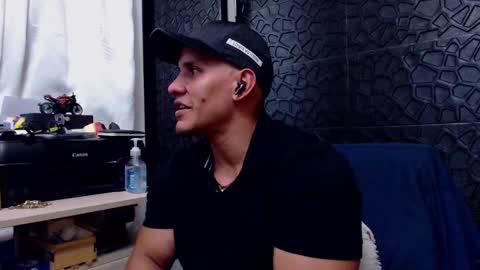 Snapshot of viktorherrera chatting on 03-08-25, 11:28 Viktor Herrera online show from 03-08-25, 11:28