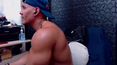 Snapshot of viktorherrera chatting on 03-09-25, 06:21 Viktor Herrera online show from 03-09-25, 06:21
