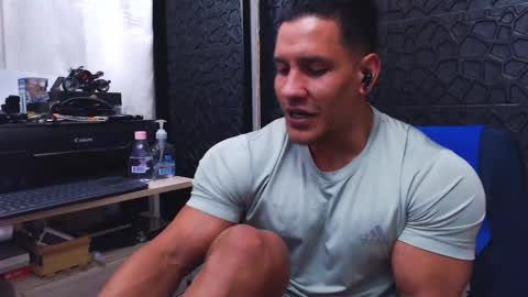Snapshot of viktorherrera chatting on 09-12-25, 04:18 Viktor Herrera online show from 09-12-25, 04:18