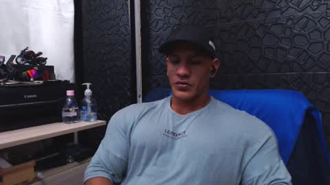 Snapshot of viktorherrera chatting on 09-20-25, 04:52 Viktor Herrera online show from 09-20-25, 04:52
