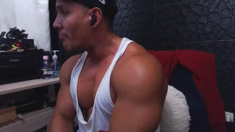 Snapshot of viktorherrera chatting on 09-24-25, 02:48 Viktor Herrera online show from 09-24-25, 02:48