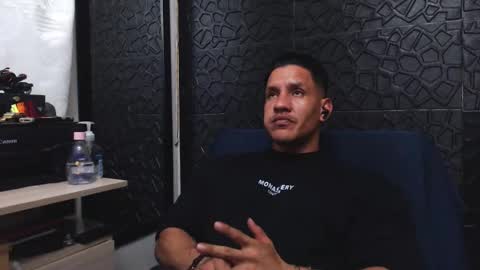 Snapshot of viktorherrera chatting on 10-01-25, 04:18 Viktor Herrera online show from 10-01-25, 04:18