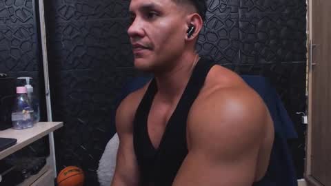 Snapshot of viktorherrera chatting on 10-04-25, 04:16 Viktor Herrera online show from 10-04-25, 04:16