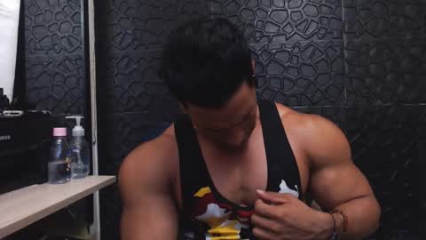 Snapshot of viktorherrera chatting on 10-06-25, 04:15 Viktor Herrera online show from 10-06-25, 04:15