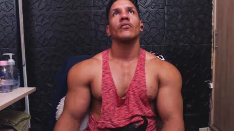 Snapshot of viktorherrera chatting on 10-07-25, 02:36 Viktor Herrera online show from 10-07-25, 02:36