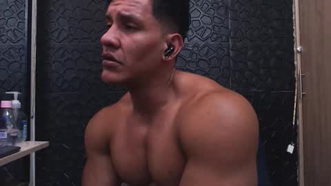 Snapshot of viktorherrera chatting on 10-09-25, 03:10 Viktor Herrera online show from 10-09-25, 03:10