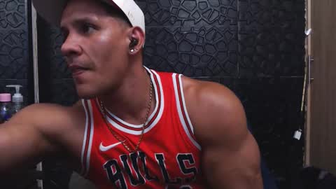 Snapshot of viktorherrera chatting on 10-10-25, 03:38 Viktor Herrera online show from 10-10-25, 03:38