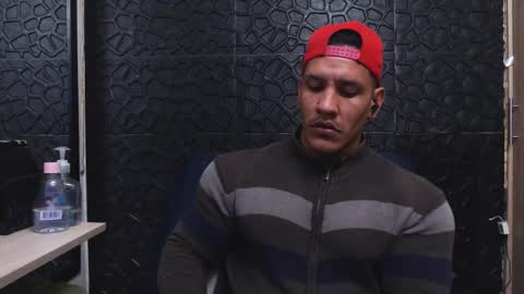 Snapshot of viktorherrera chatting on 10-13-25, 01:27 Viktor Herrera online show from 10-13-25, 01:27