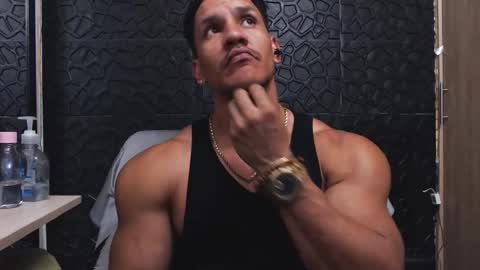 Snapshot of viktorherrera chatting on 10-15-25, 03:06 Viktor Herrera online show from 10-15-25, 03:06