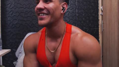 Snapshot of viktorherrera chatting on 10-15-25, 03:12 Viktor Herrera online show from 10-15-25, 03:12