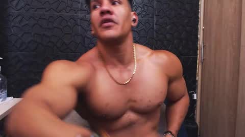 Snapshot of viktorherrera chatting on 10-30-25, 01:34 Viktor Herrera online show from 10-30-25, 01:34