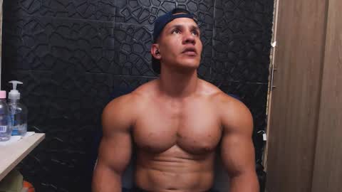 Snapshot of viktorherrera chatting on 11-08-25, 06:07 Viktor Herrera online show from 11-08-25, 06:07