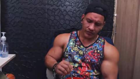 Snapshot of viktorherrera chatting on 11-09-25, 06:06 Viktor Herrera online show from 11-09-25, 06:06