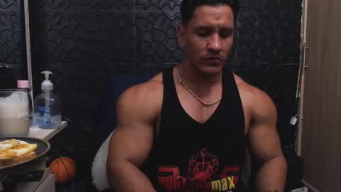 Snapshot of viktorherrera chatting on 11-11-25, 02:11 Viktor Herrera online show from 11-11-25, 02:11