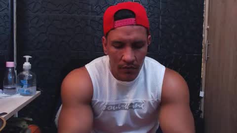 Snapshot of viktorherrera chatting on 11-11-25, 07:58 Viktor Herrera online show from 11-11-25, 07:58