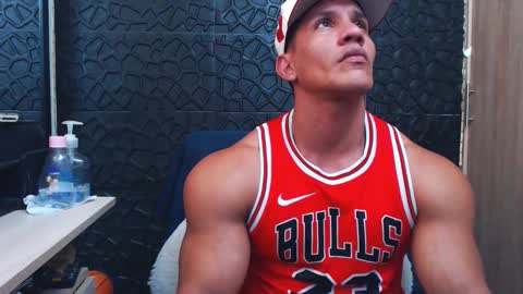 Snapshot of viktorherrera chatting on 11-14-25, 06:17 Viktor Herrera online show from 11-14-25, 06:17