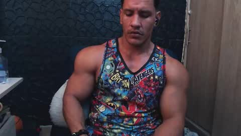 Snapshot of viktorherrera chatting on 11-20-25, 05:34 Viktor Herrera online show from 11-20-25, 05:34