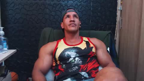 Snapshot of viktorherrera chatting on 11-24-25, 03:01 Viktor Herrera online show from 11-24-25, 03:01