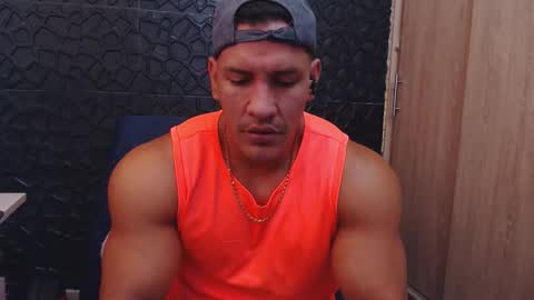 Snapshot of viktorherrera chatting on 12-03-25, 05:55 Viktor Herrera online show from 12-03-25, 05:55