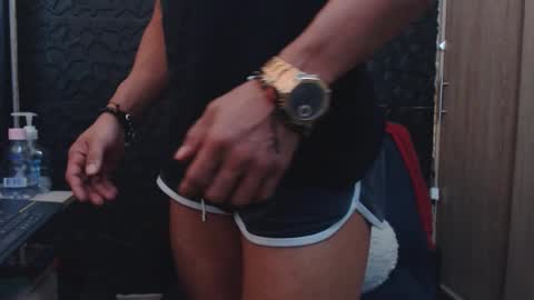 Snapshot of viktorherrera chatting on 12-05-25, 07:10 Viktor Herrera online show from 12-05-25, 07:10