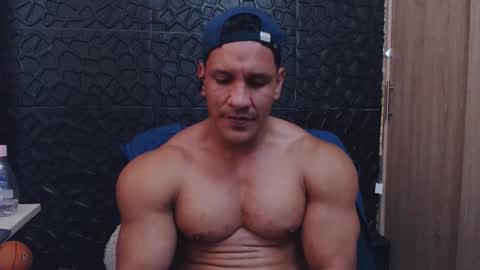 Snapshot of viktorherrera chatting on 12-13-25, 07:53 Viktor Herrera online show from 12-13-25, 07:53