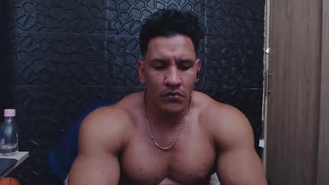 Snapshot of viktorherrera chatting on 12-16-25, 03:22 Viktor Herrera online show from 12-16-25, 03:22