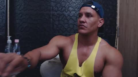 Snapshot of viktorherrera chatting on 12-22-25, 09:17 Viktor Herrera online show from 12-22-25, 09:17