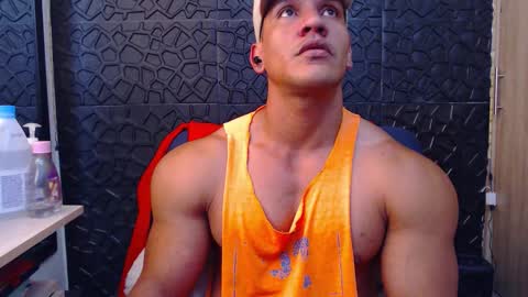 Snapshot of viktorherrera chatting on 01-07-26, 03:03 Viktor Herrera online show from 01-07-26, 03:03