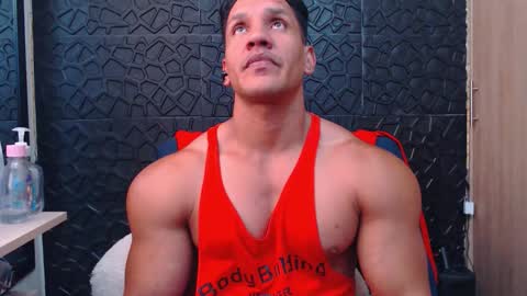Snapshot of viktorherrera chatting on 01-10-26, 03:58 Viktor Herrera online show from 01-10-26, 03:58