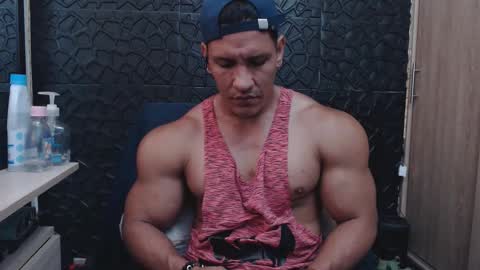 Snapshot of viktorherrera chatting on 01-15-26, 04:22 Viktor Herrera online show from 01-15-26, 04:22