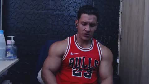 Snapshot of viktorherrera chatting on 01-16-26, 01:37 Viktor Herrera online show from 01-16-26, 01:37