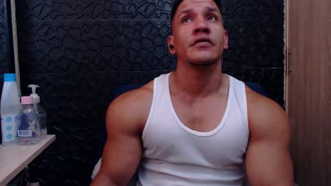 Snapshot of viktorherrera chatting on 01-19-26, 12:31 Viktor Herrera online show from 01-19-26, 12:31