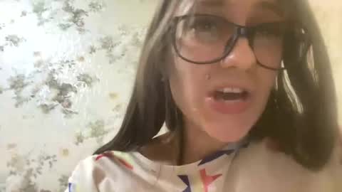 Snapshot of viktoria9898 chatting on 02-23-25, 01:46 Sweett online show from 02-23-25, 01:46