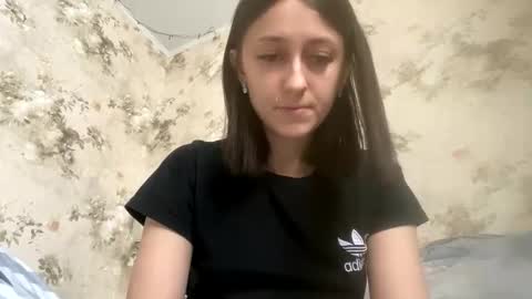 Snapshot of viktoria9898 chatting on 02-02-26, 12:26 Sweett online show from 02-02-26, 12:26