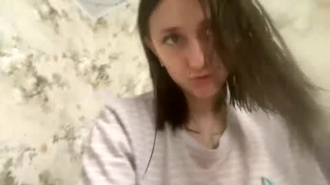 Snapshot of viktoria9898 chatting on 02-16-26, 12:01 Sweett online show from 02-16-26, 12:01