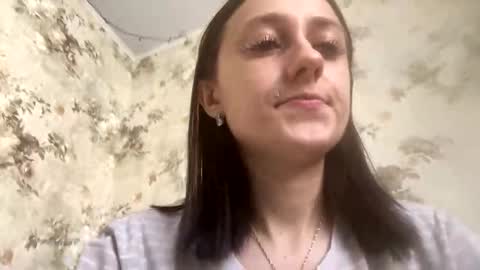 Snapshot of viktoria9898 chatting on 02-18-26, 08:43 Sweett online show from 02-18-26, 08:43