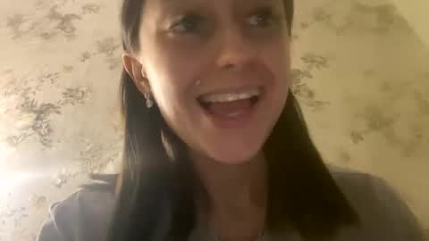 Snapshot of viktoria9898 chatting on 03-04-26, 01:33 Sweett online show from 03-04-26, 01:33