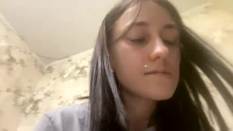 Snapshot of viktoria9898 chatting on 03-11-26, 12:38 Sweett online show from 03-11-26, 12:38
