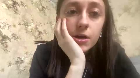 Snapshot of viktoria9898 chatting on 03-12-26, 06:41 Sweett online show from 03-12-26, 06:41