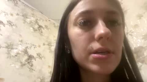 Snapshot of viktoria9898 chatting on 03-14-26, 10:26 Sweett online show from 03-14-26, 10:26