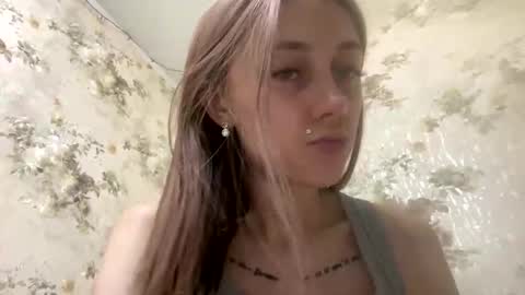 Snapshot of viktoria9898 chatting on 05-27-26, 11:24 Sweett online show from 05-27-26, 11:24